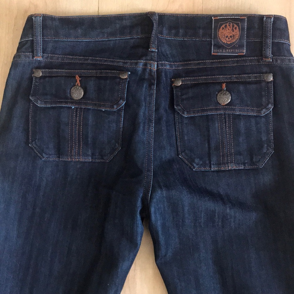 Rock & republic Dark wash w/flap pocket like new!